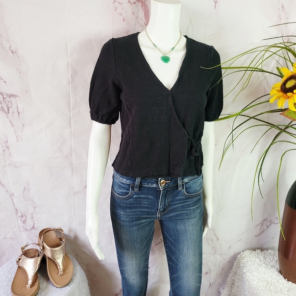 Madewell Black Blouse with Chic Silhouette - Picture 3 of 7